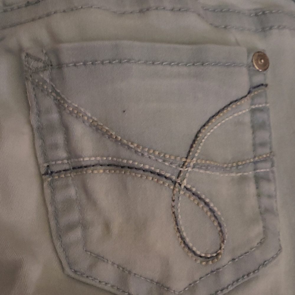 Jeans - Picture 3 of 4